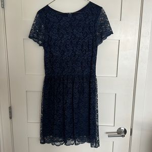 AQUA navy cap sleeve lace mini dress. Size Large.